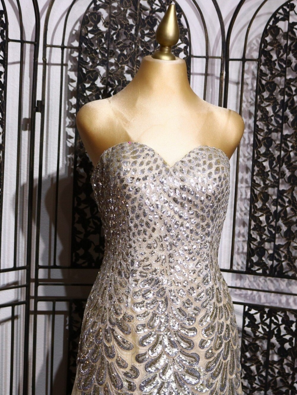 NWT Tony Bowls Gold Sequin Formal Gown Sz 10 Prom Wedding Pageant - Picture 3 of 16
